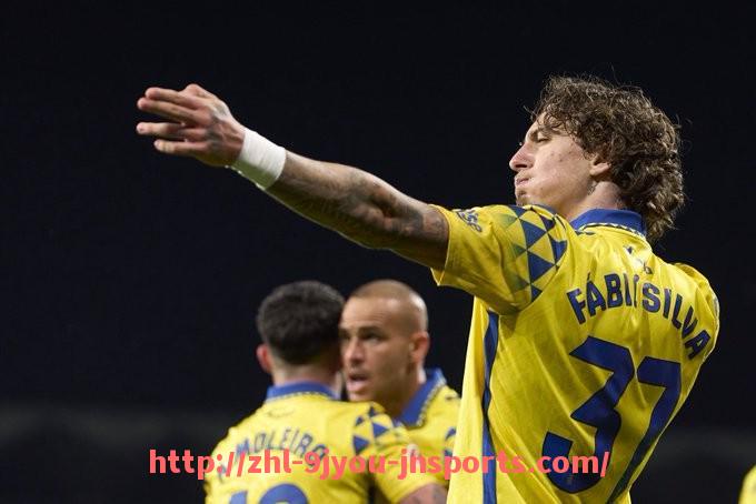 J9九游会登录入口-经典NBA赛事回顾：历史上最激动人心的比赛